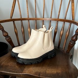 Tan women’s boots